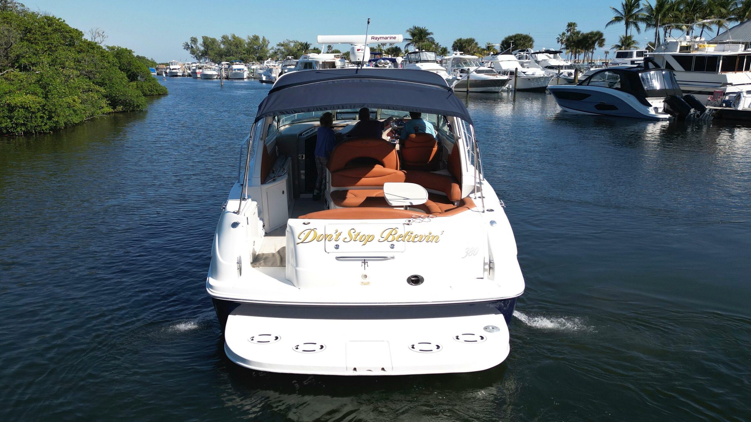 yachts-95078-364177_2.jpg
