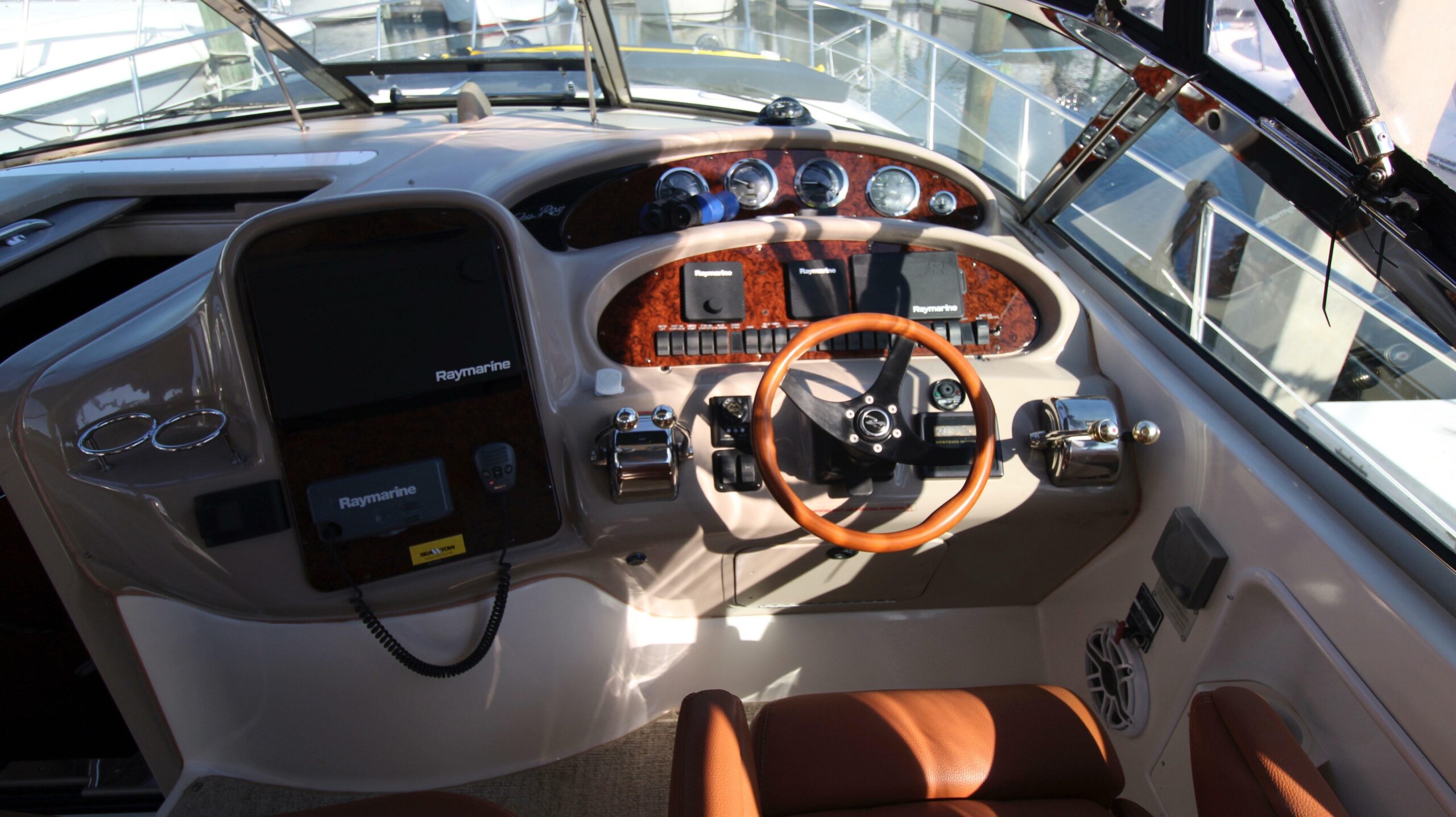 yachts-95078-364177_7.jpg