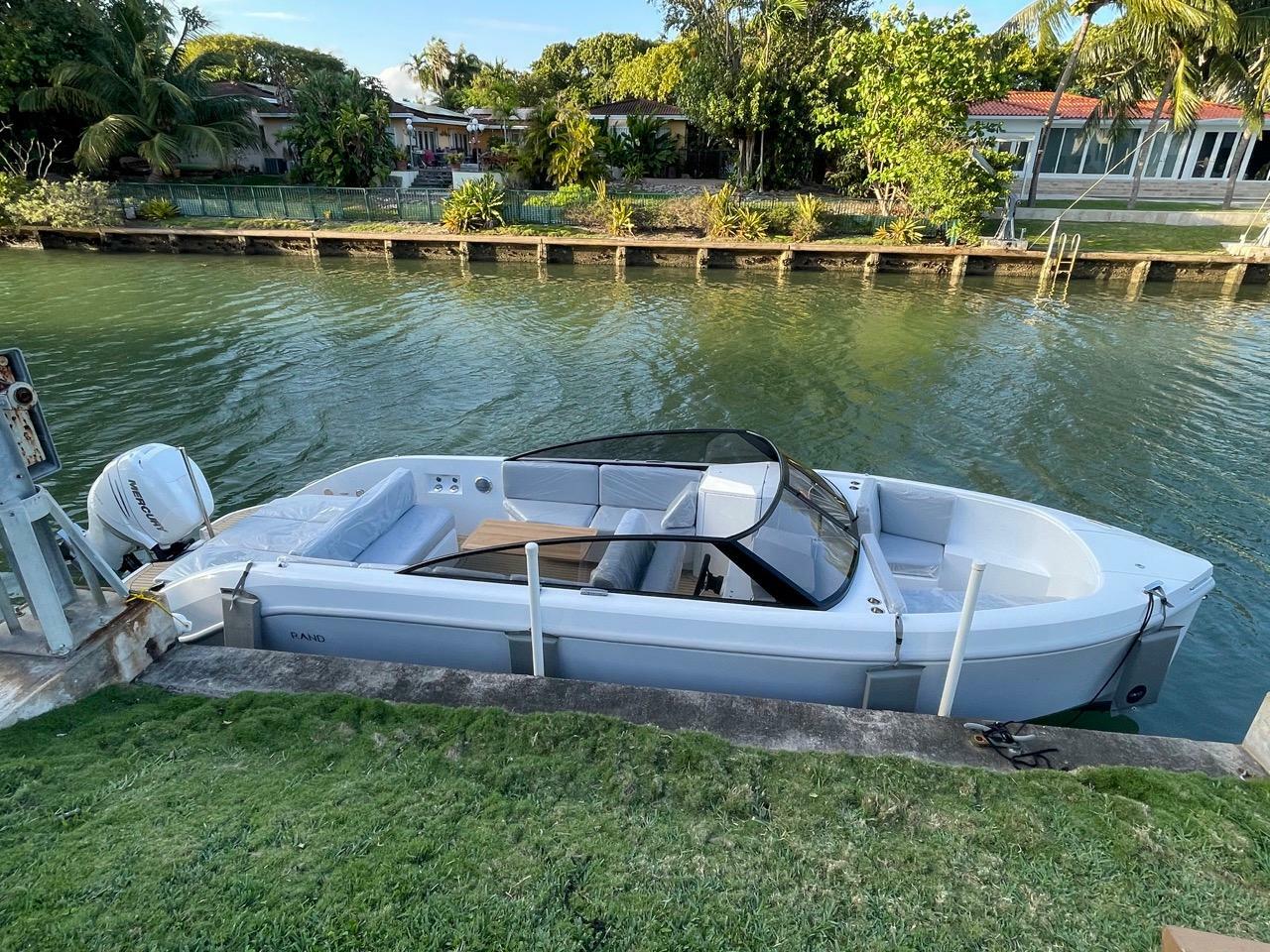 yachts-95079-364188_21.jpg