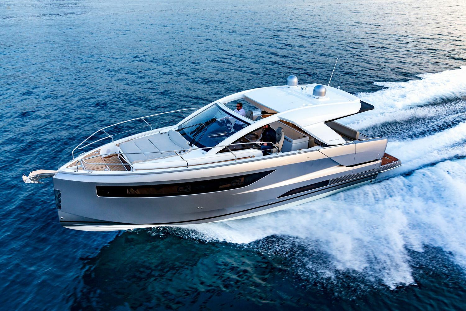 Jeanneau DB 43 inboard - on the water