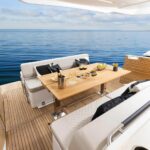 Jeanneau DB 43 inboard - aft cockpit table