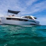 Jeanneau DB 43 inboard - port side hull