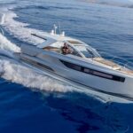 Jeanneau DB 43 inboard - speeding through the water
