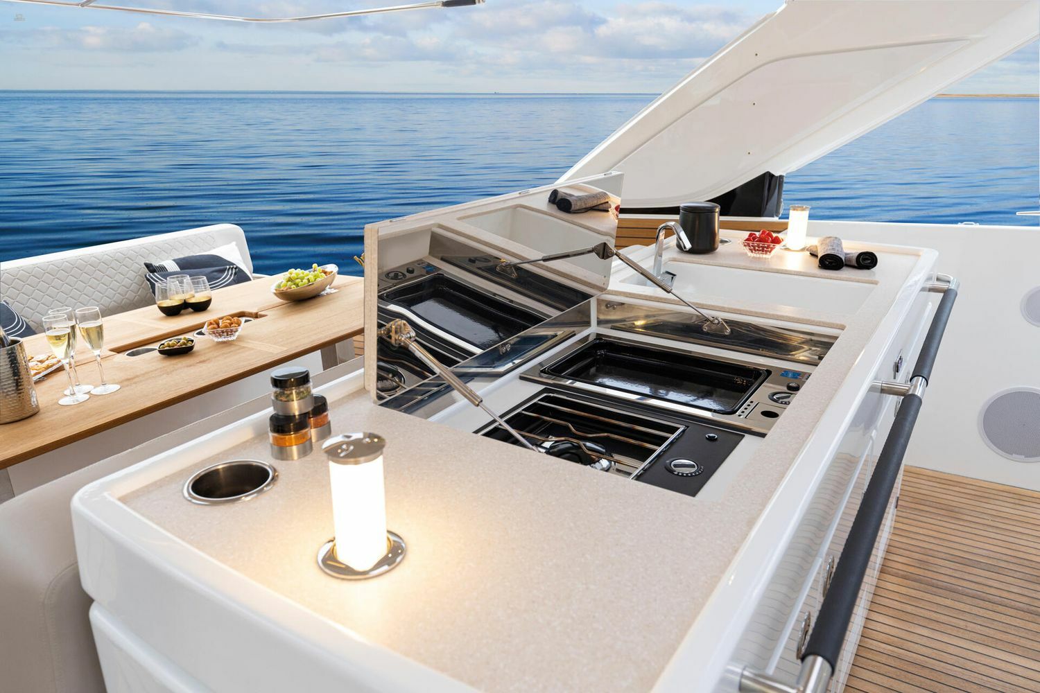 Jeanneau DB 43 inboard - cockpit galley