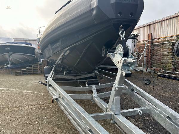 yachts-95592-366652_2.jpg