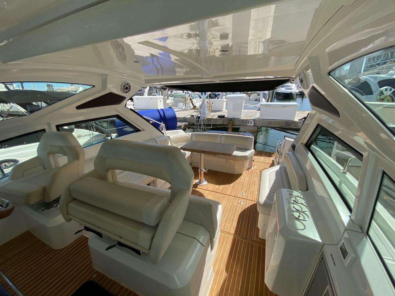 yachts-95624-366783_14.jpg