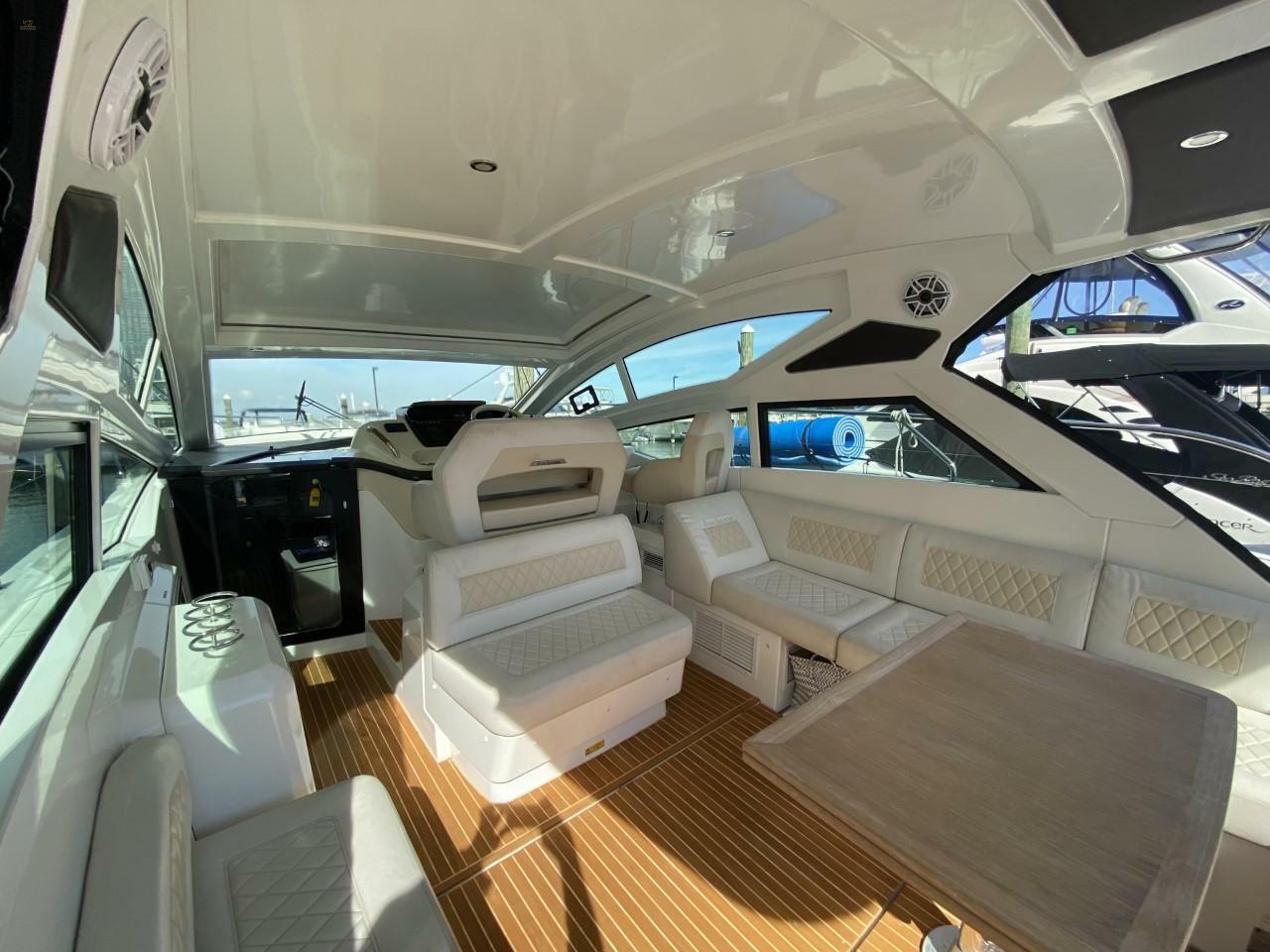 yachts-95624-366783_21.jpg