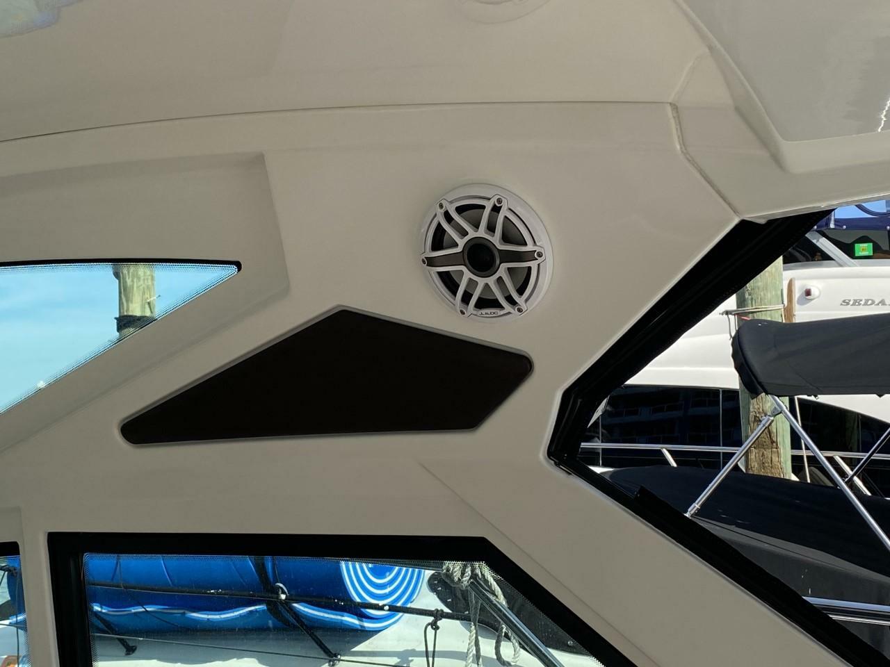 yachts-95624-366783_25.jpg