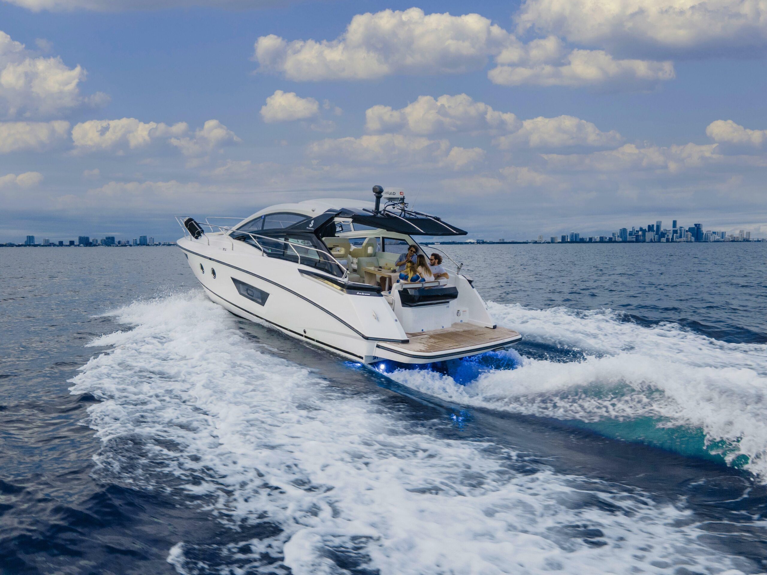 yachts-95624-366783_5.jpg