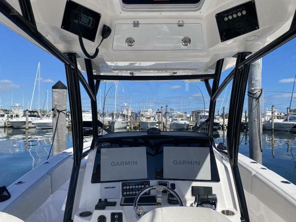 yachts-95882-367788_13.jpg