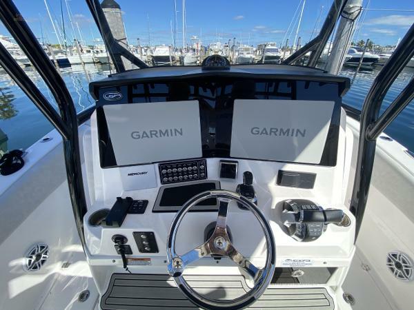 yachts-95882-367788_17.jpg