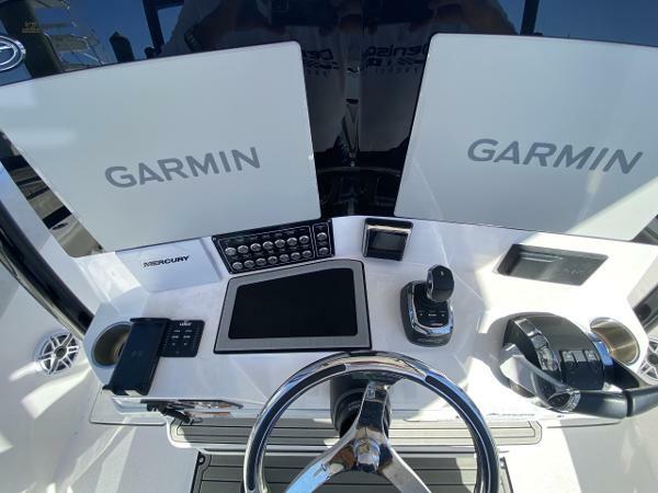 yachts-95882-367788_18.jpg