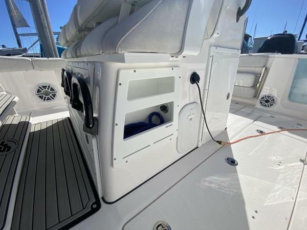 yachts-95882-367788_24.jpg