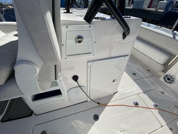 yachts-95882-367788_25.jpg