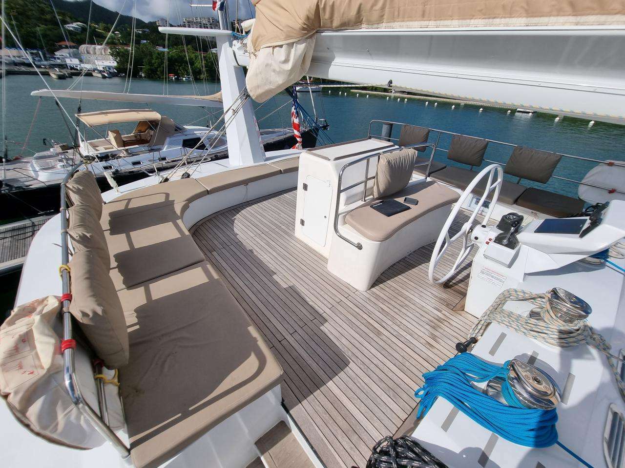 yachts-95933-367988_20.jpg