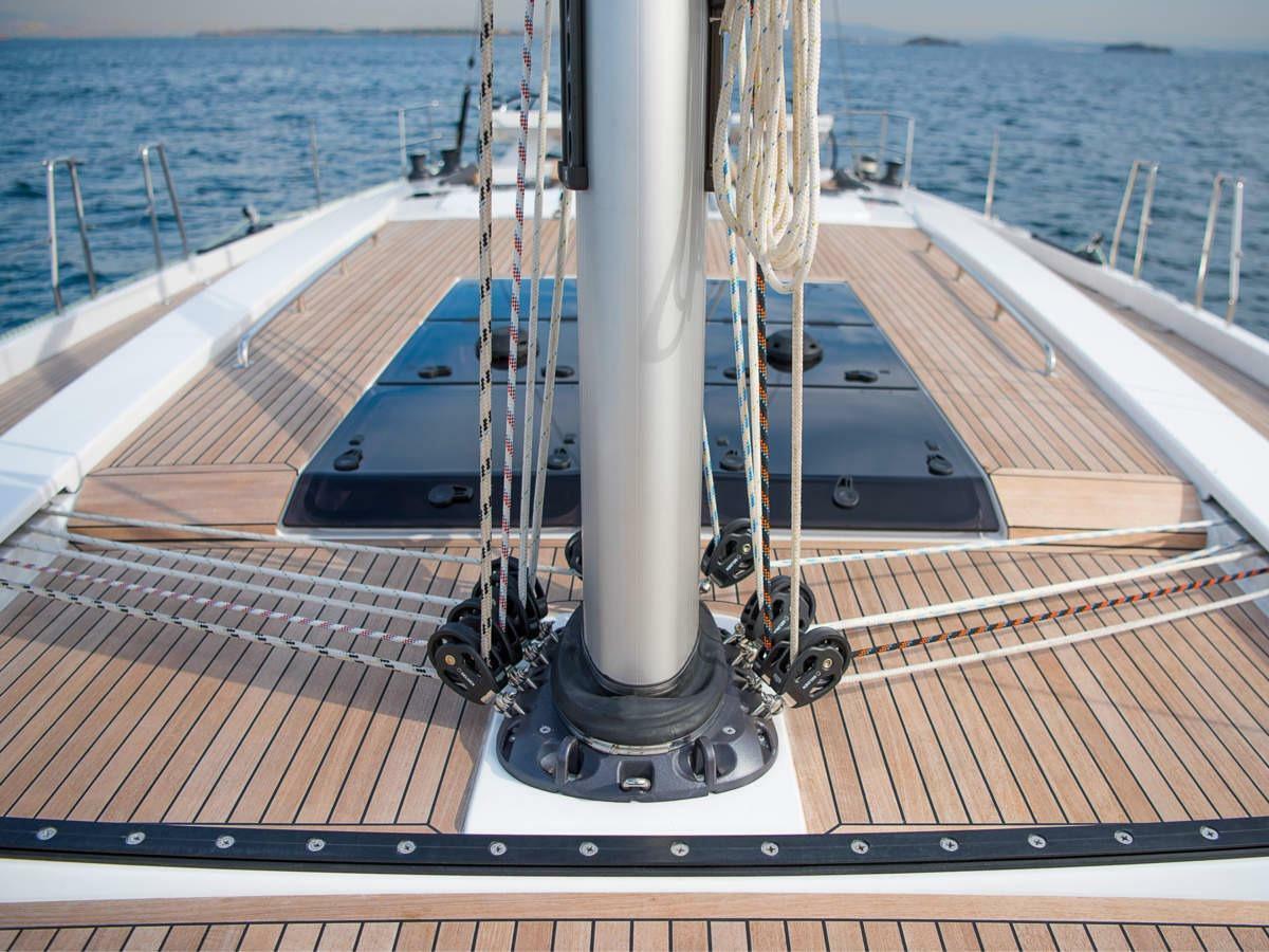 yachts-96593-370596_5.jpg