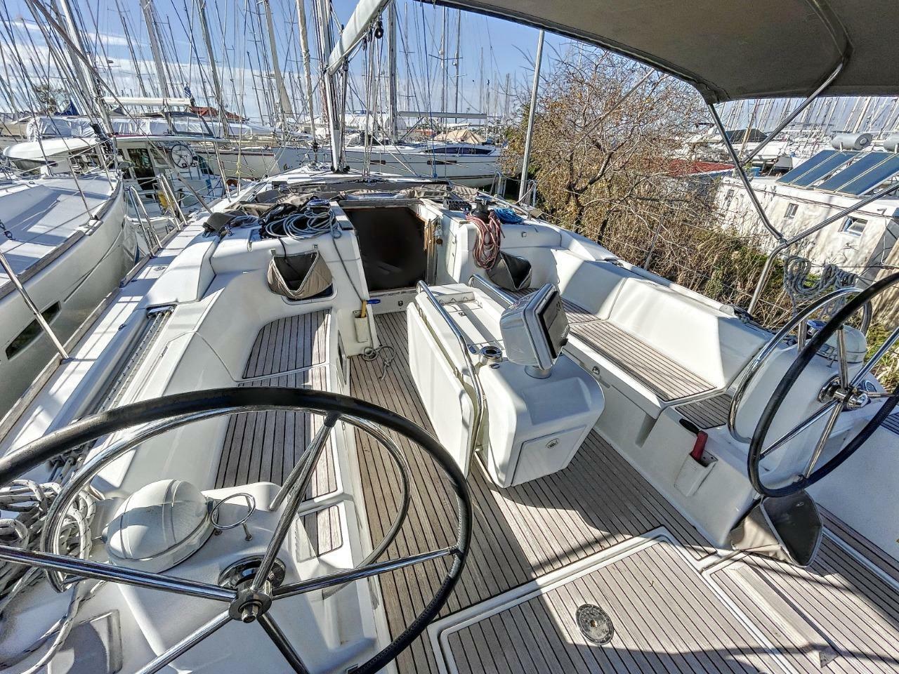 yachts-96766-371165_5.jpg