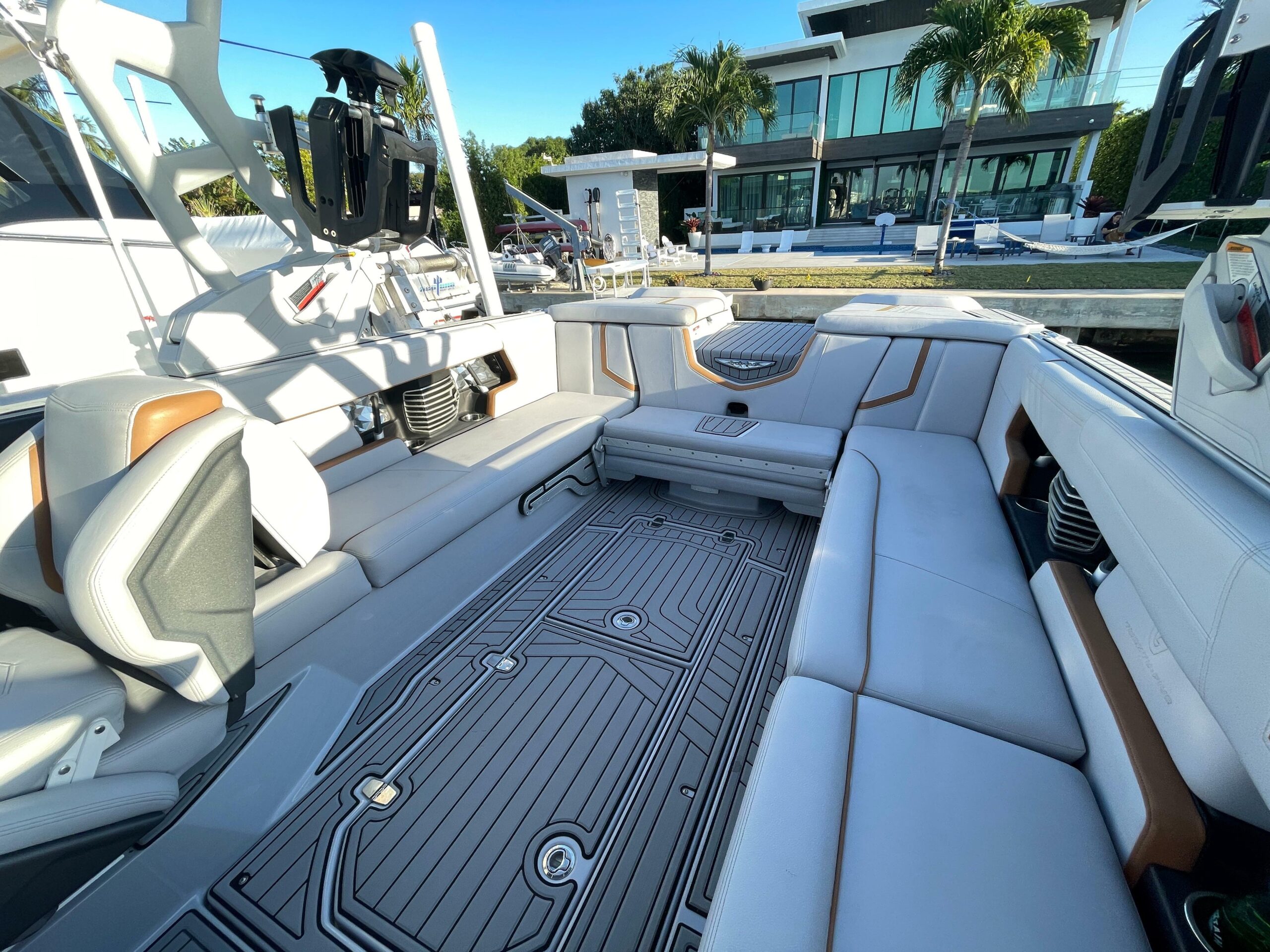 yachts-97194-372658_3.jpg