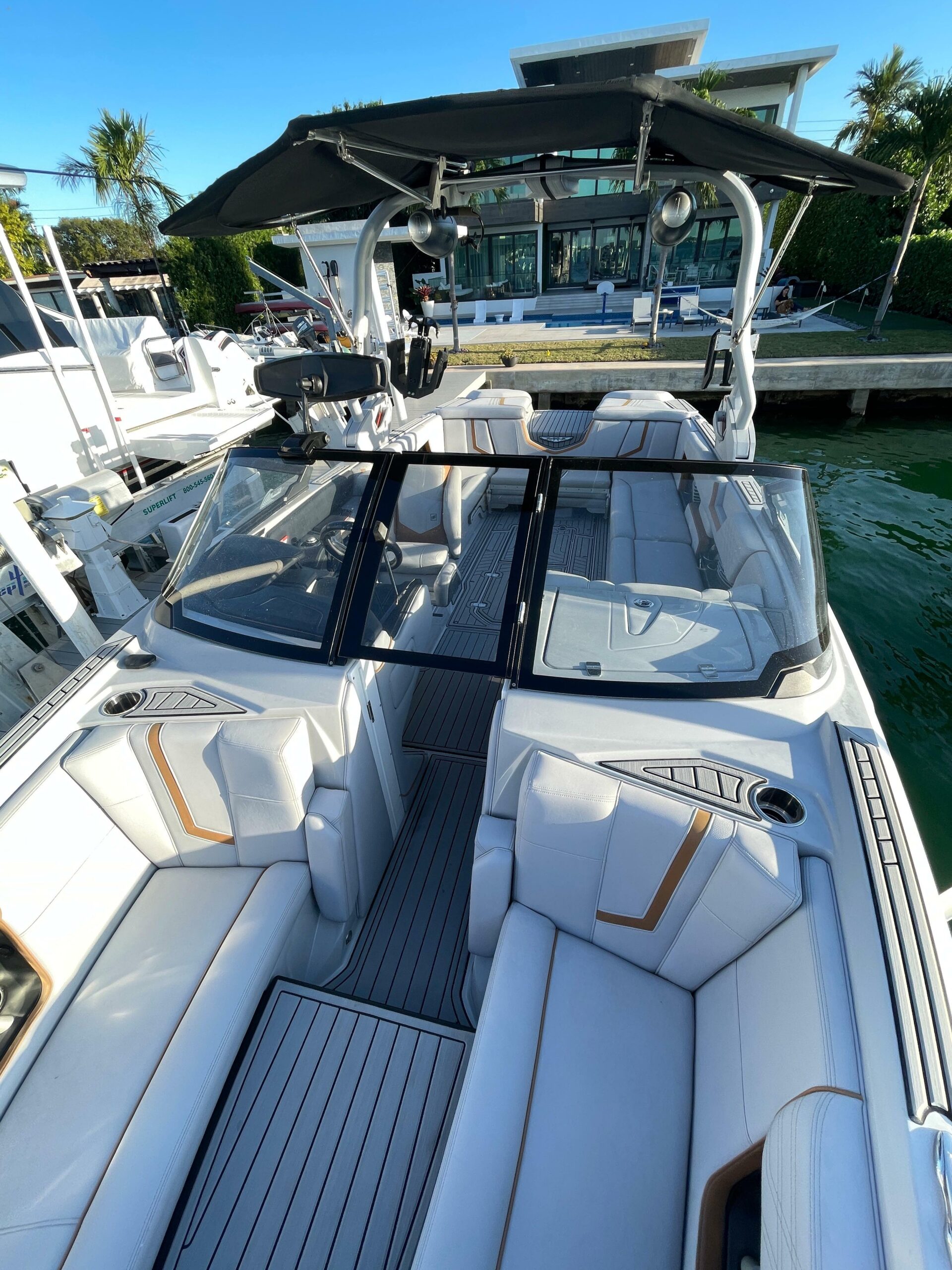 yachts-97194-372658_5.jpg