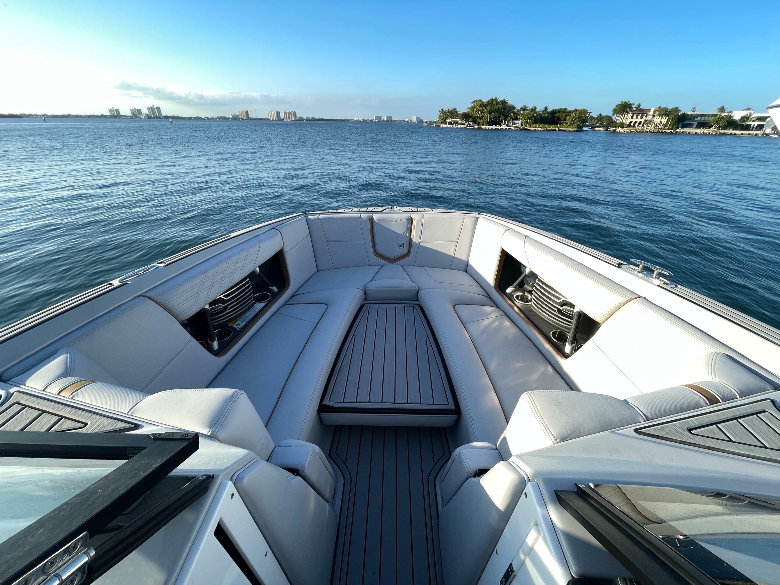 yachts-97194-372658_6.jpg