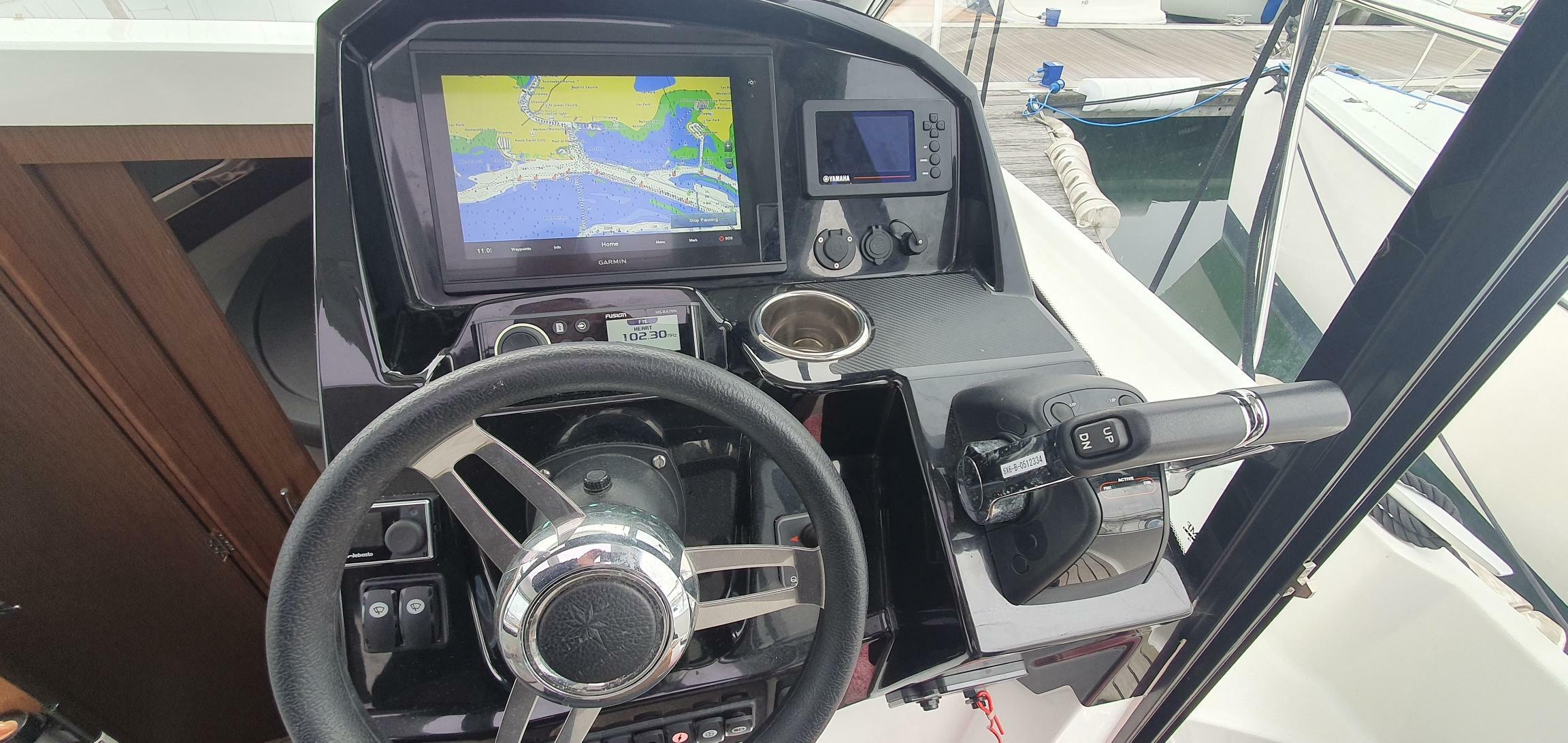 yachts-97722-375783_3.jpg