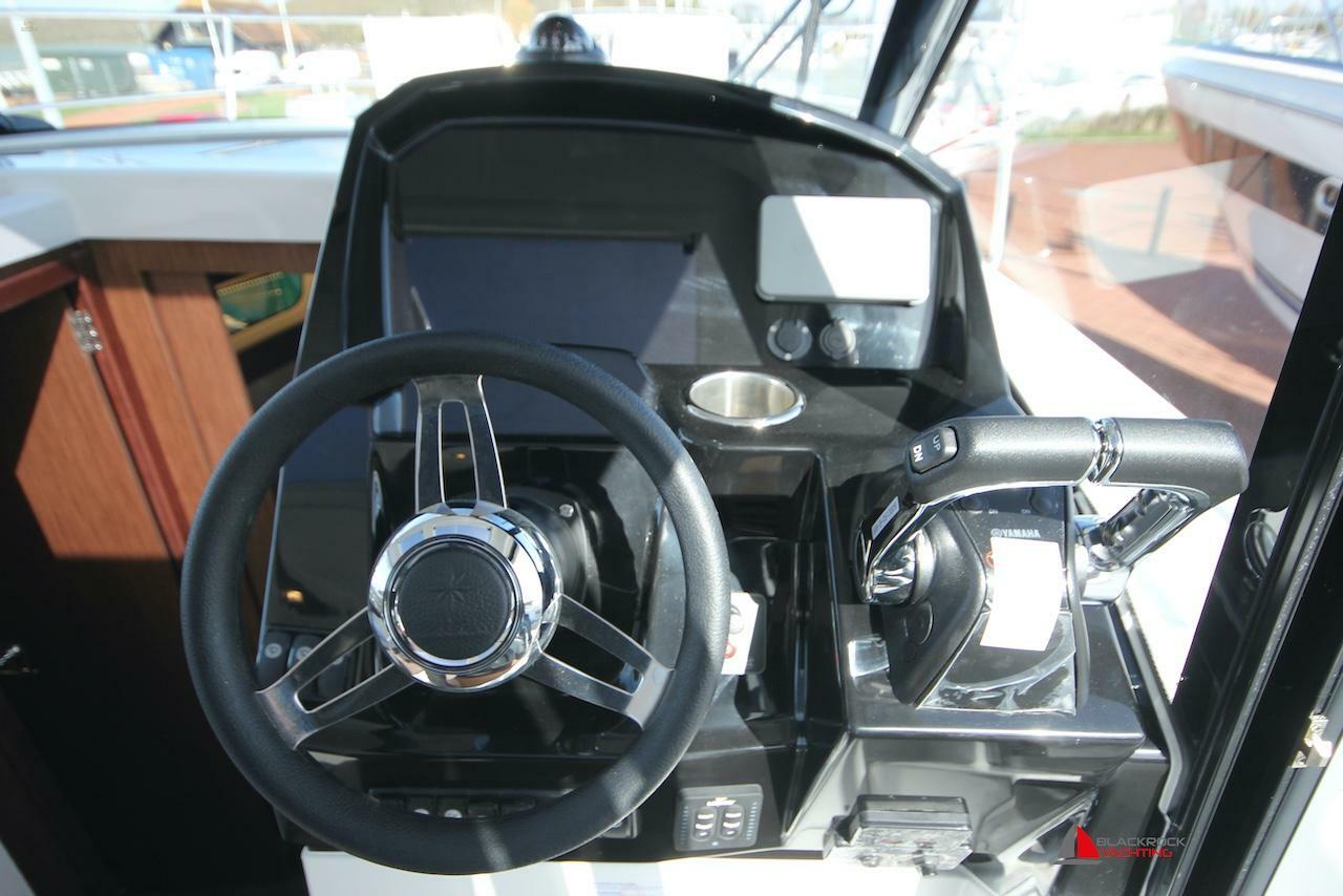 yachts-97892-376273_18.jpg