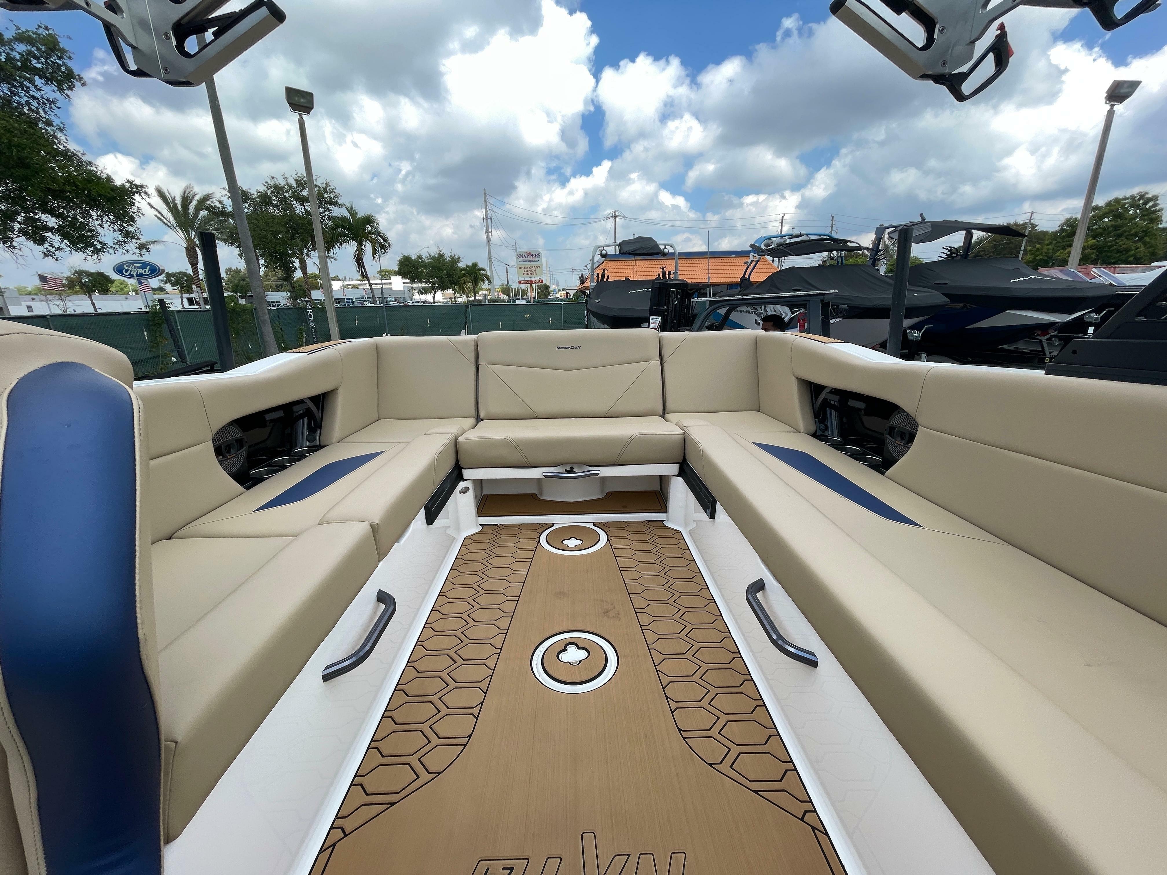 yachts-98263-378490_12.jpg