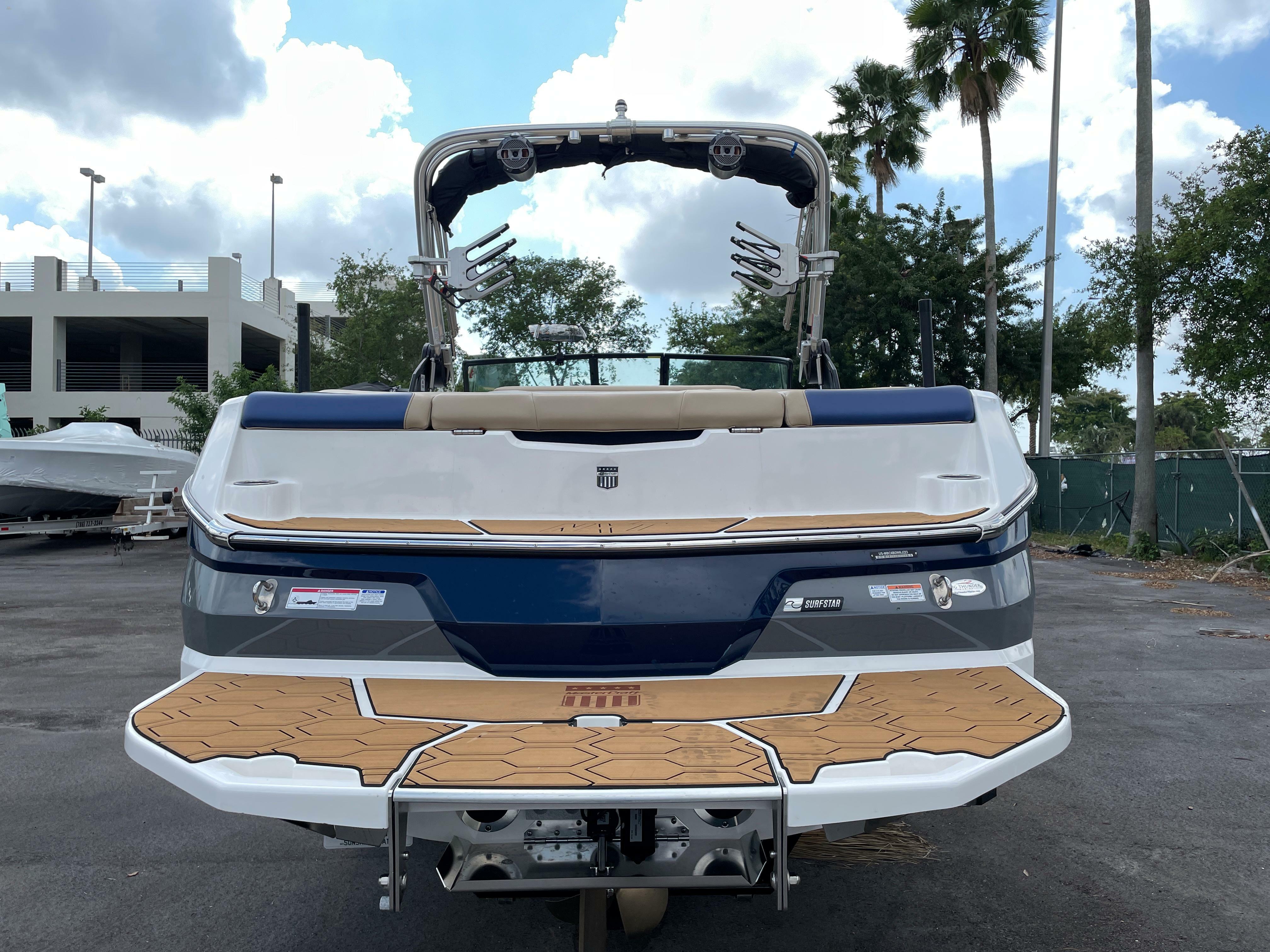 yachts-98263-378490_2.jpg