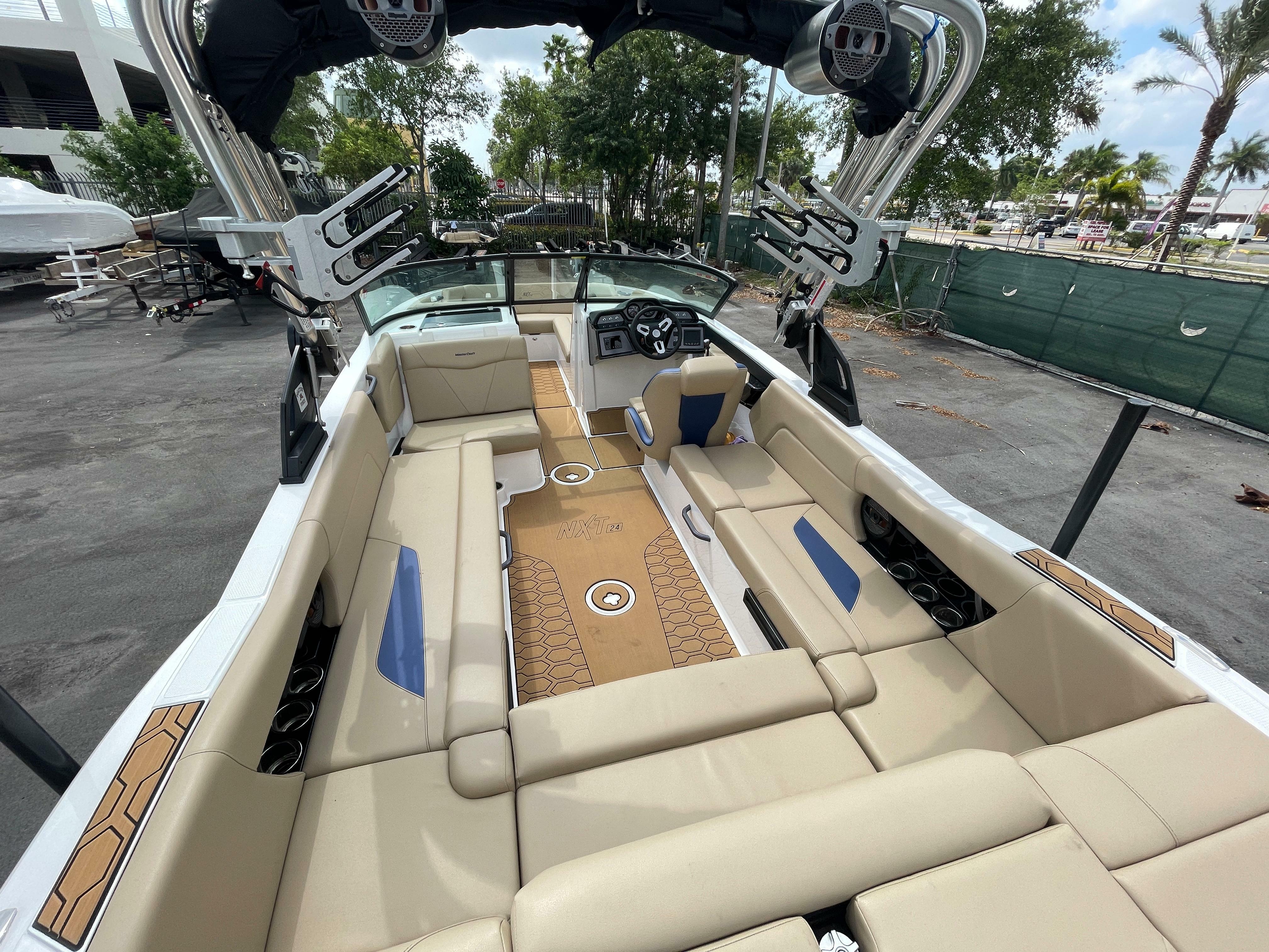 yachts-98263-378490_4.jpg