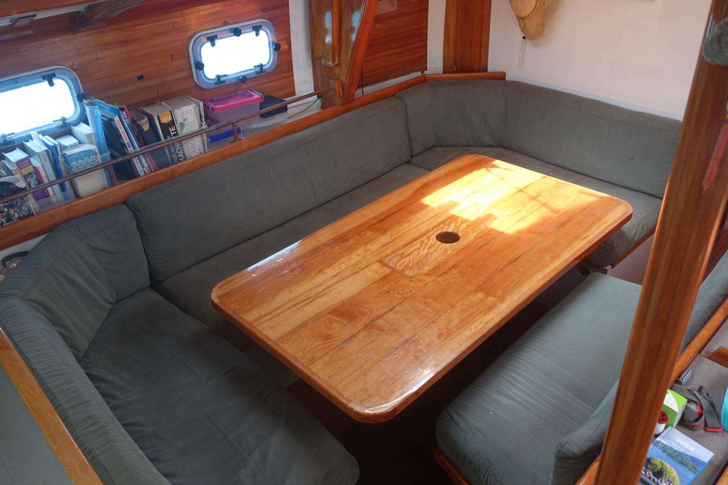 yachts-98310-378813_18.jpg