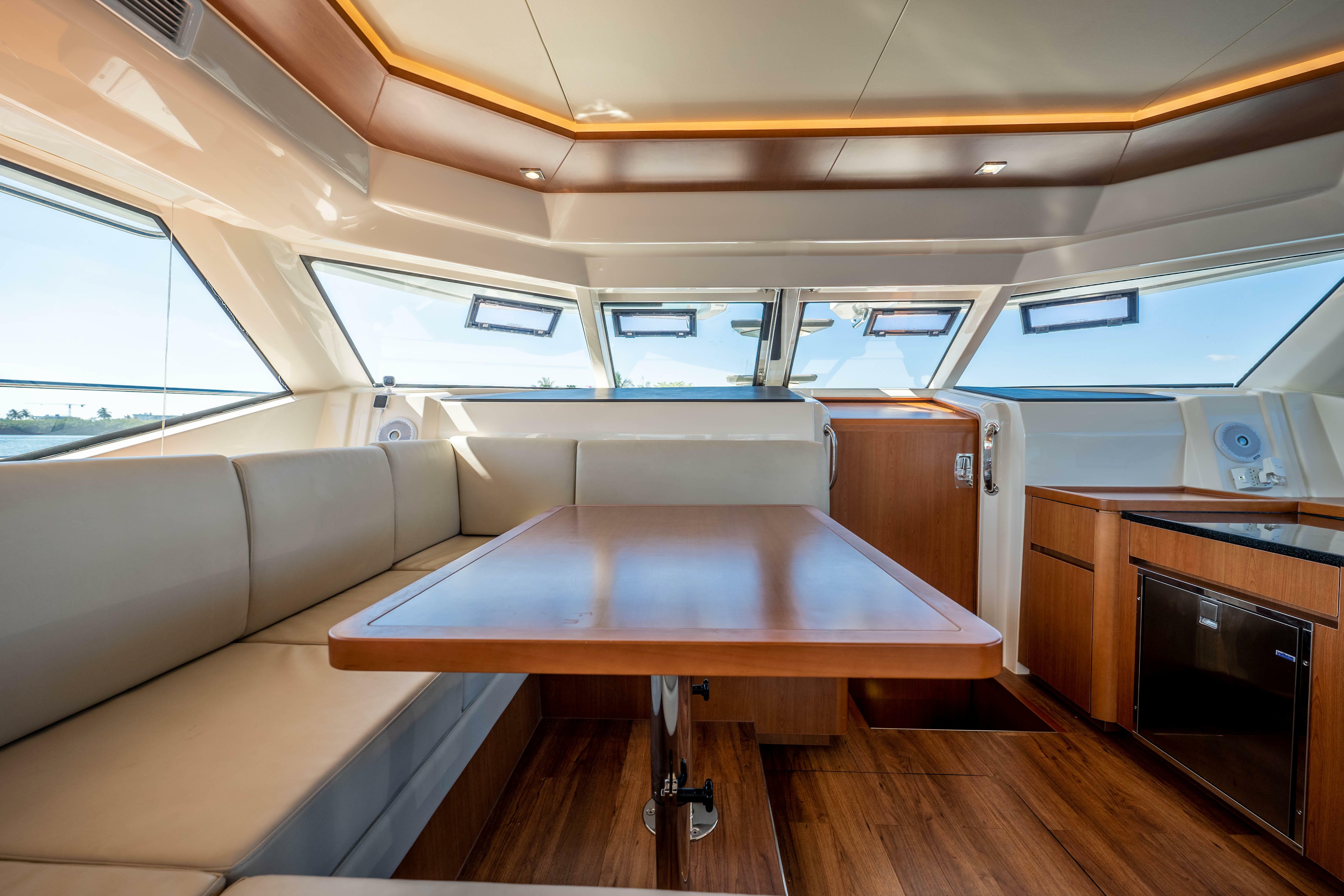 yachts-98337-378870_24.jpg