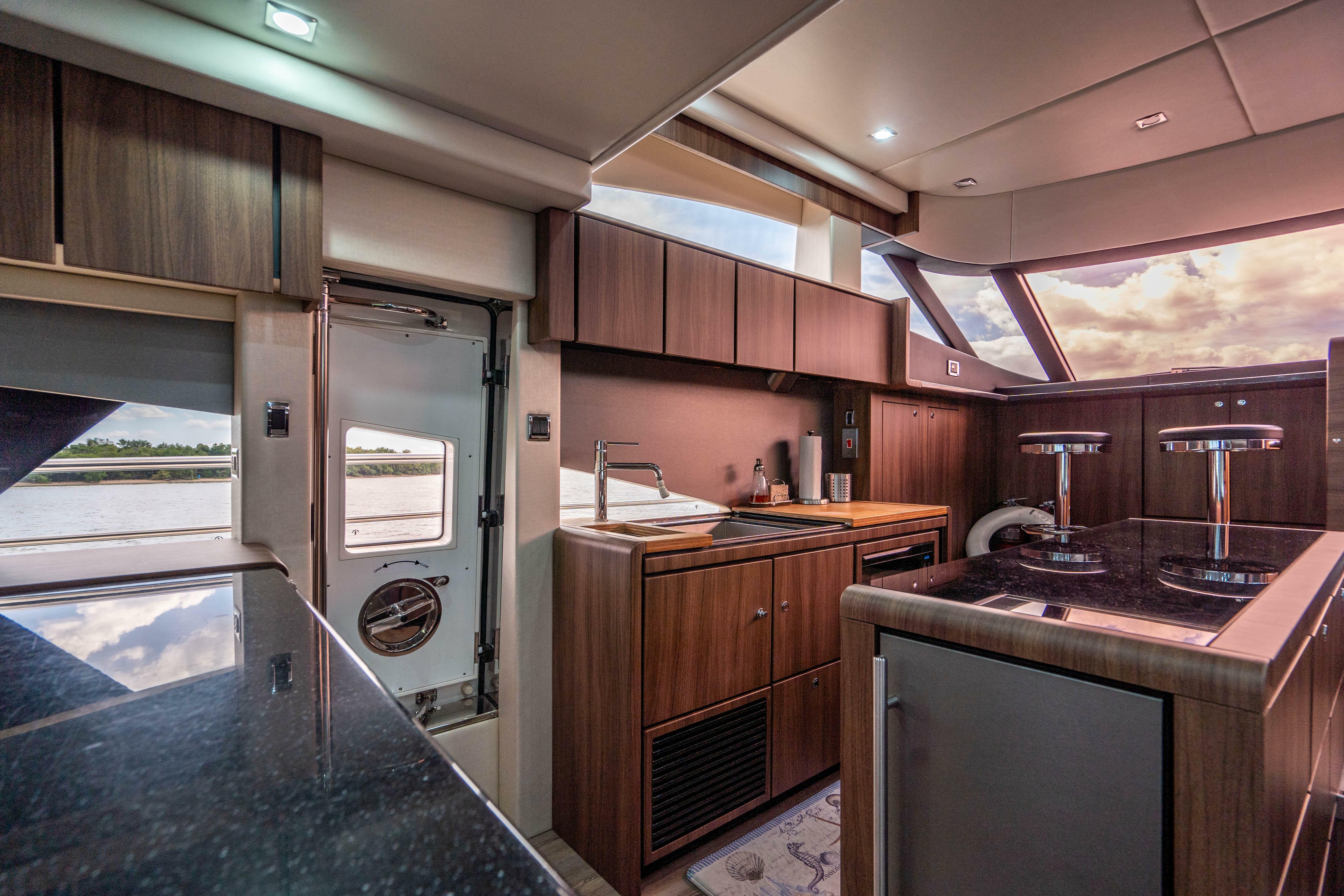 yachts-98409-378977_28.jpg