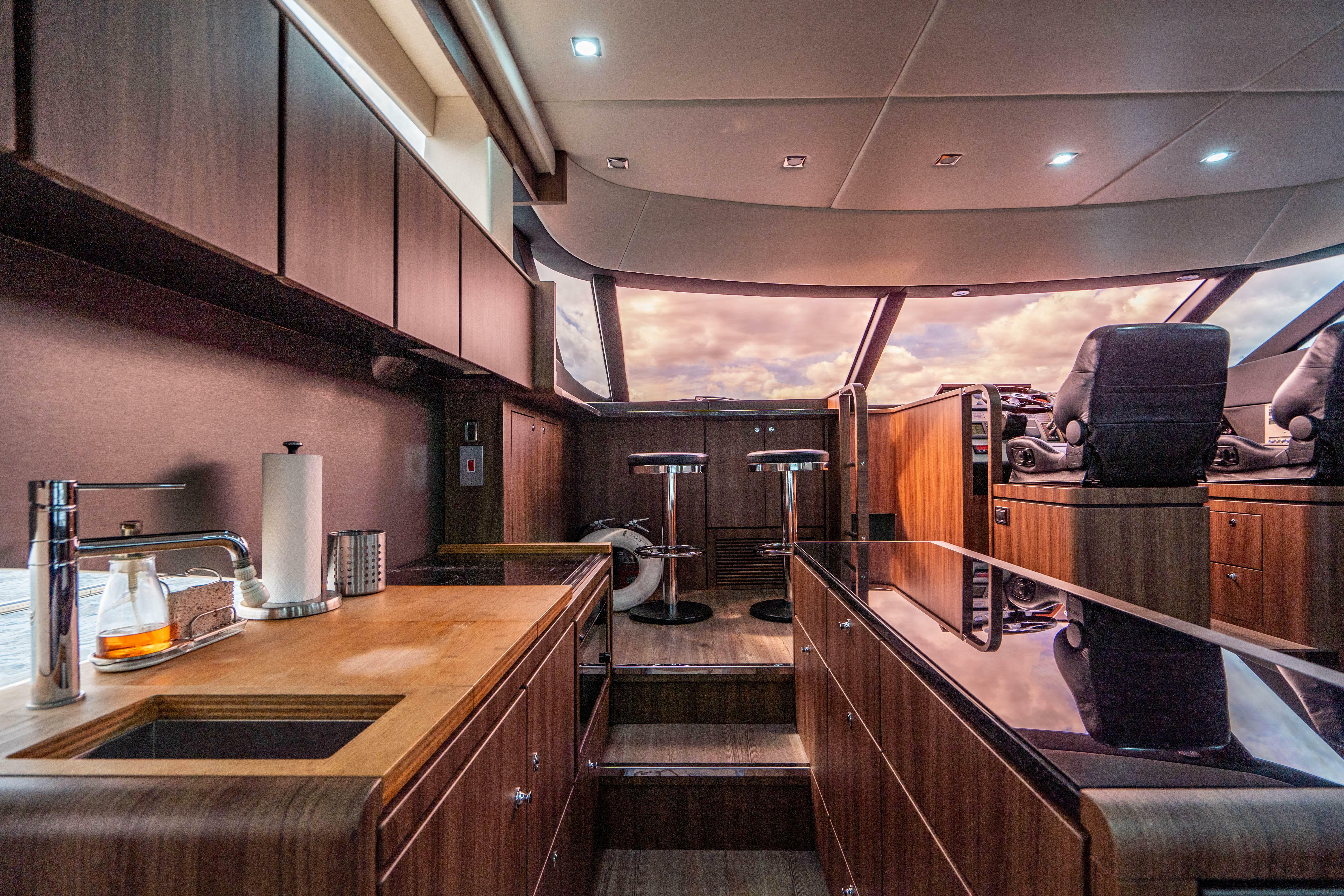 yachts-98409-378977_31.jpg