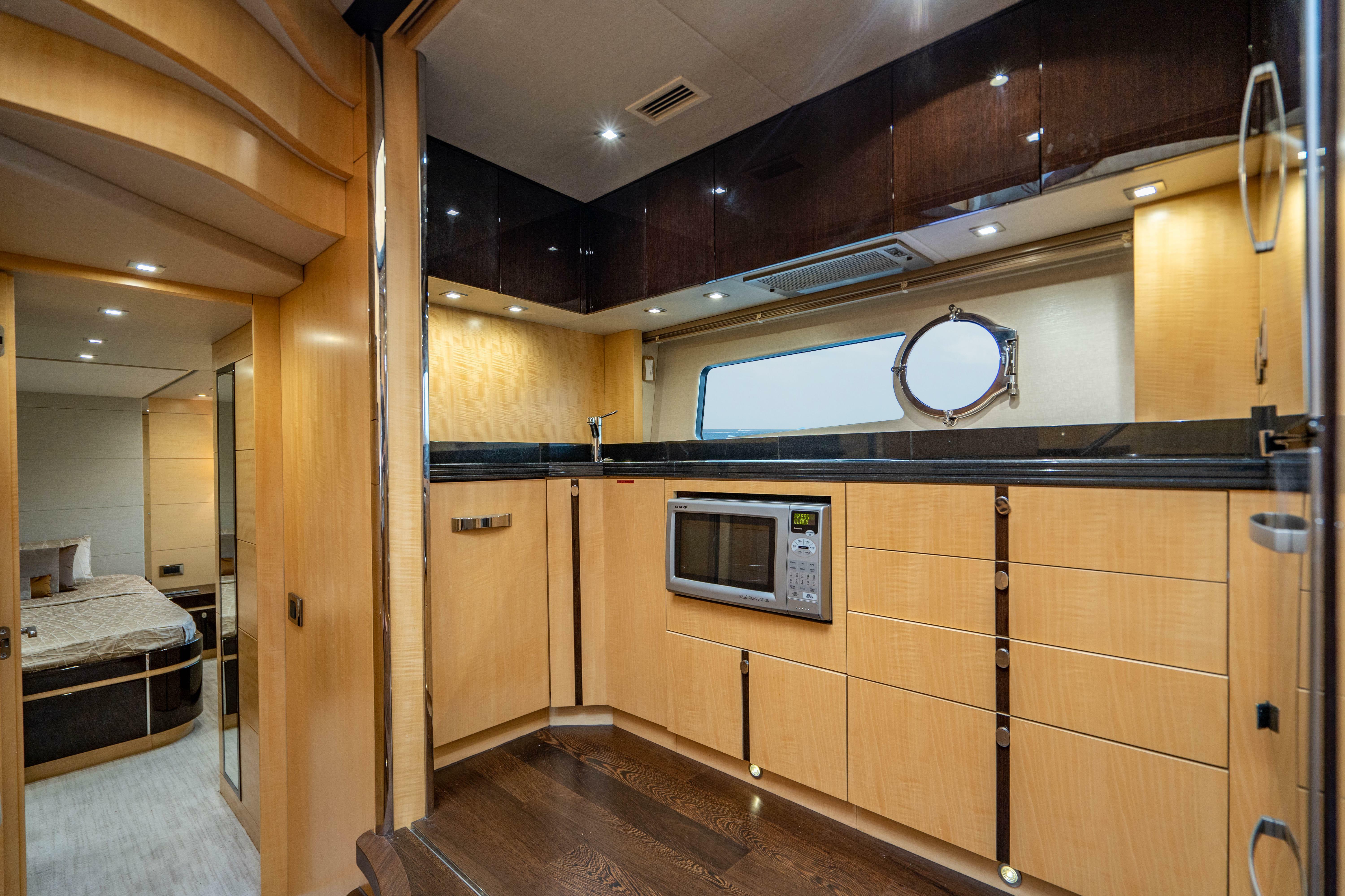 yachts-98410-378978_18.jpg