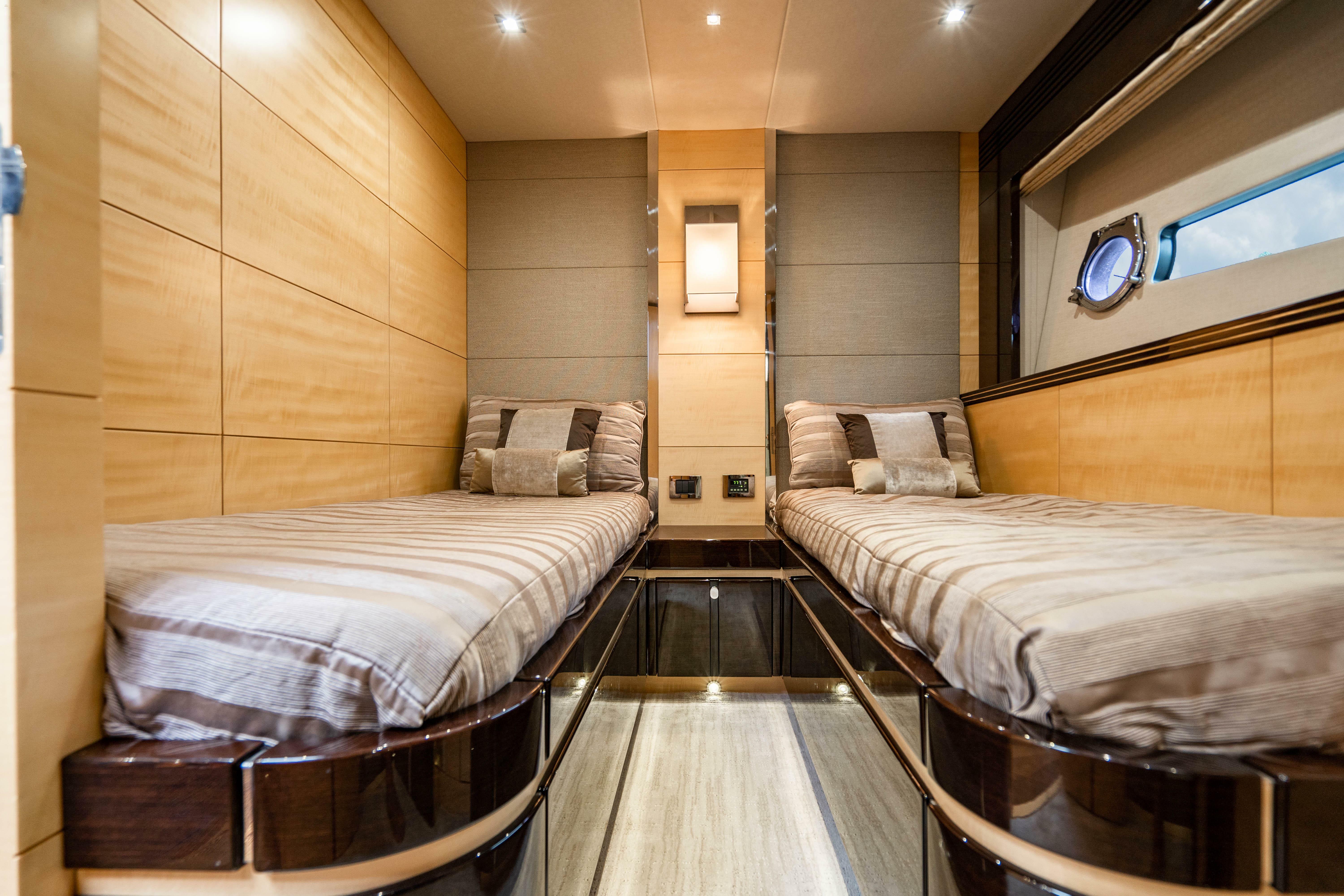 yachts-98410-378978_25.jpg