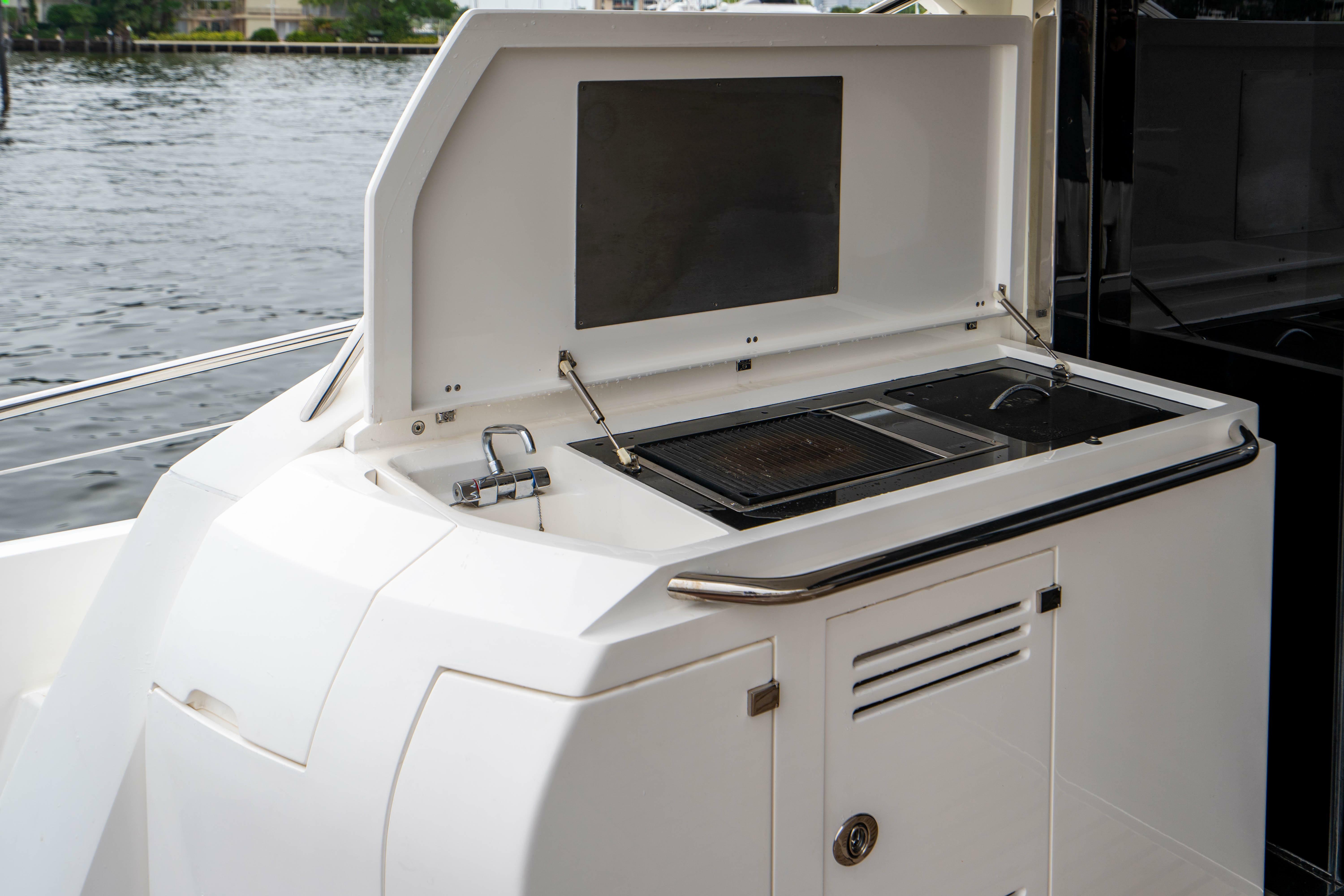 yachts-98410-378978_7.jpg