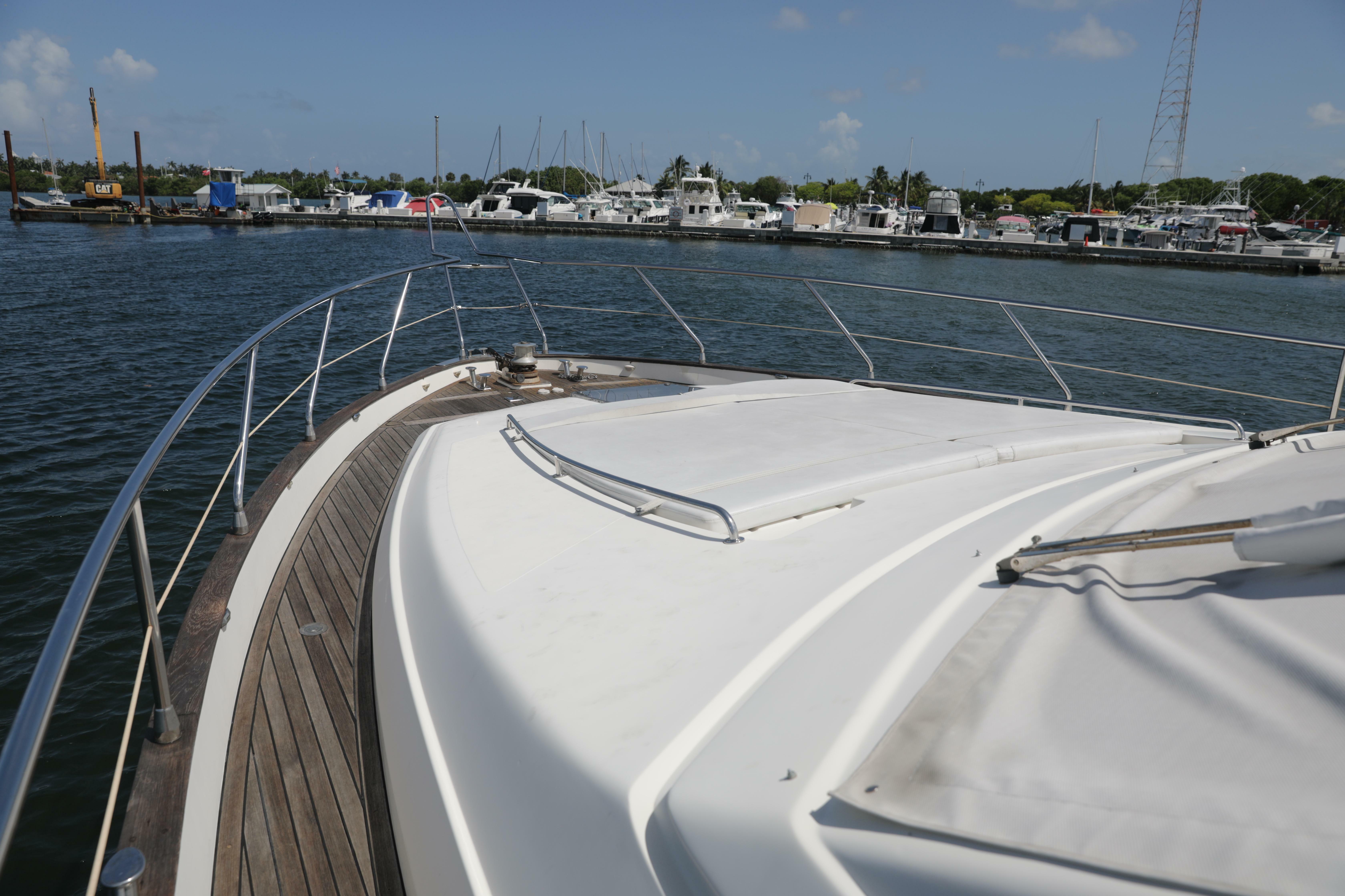 yachts-98422-378990_11.jpg
